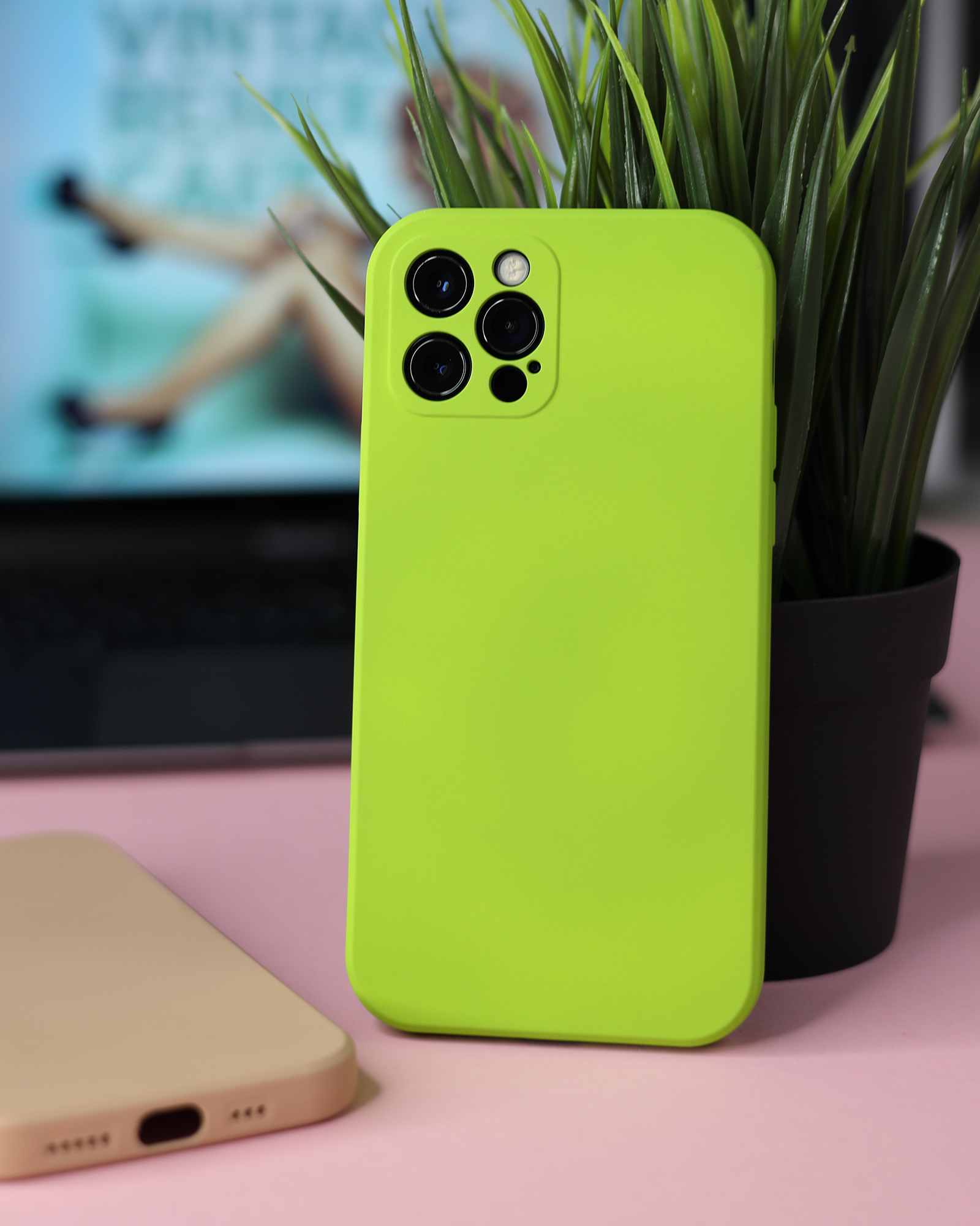 Силиконовый чехол SOFT Silicone Case для iPhone 13 Pro (без лого) салатовый.  Аксессуары оптом в Украине Силиконовый чехол SOFT Silicone Case для iPhone  13 Pro (без лого) салатовый . Описание, характеристики, цены.